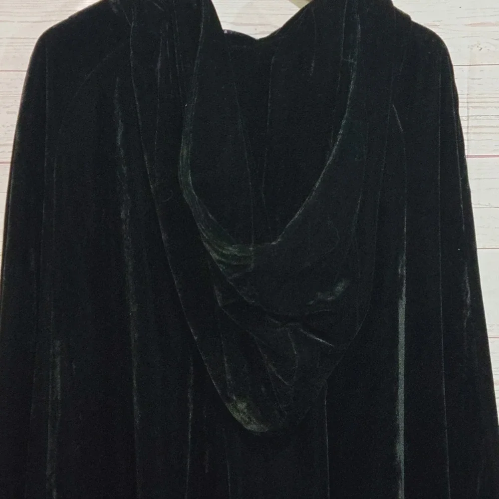 Pyramid Collection 3/4 Length Hooded Velvet Cape One Size Black Pockets Lined